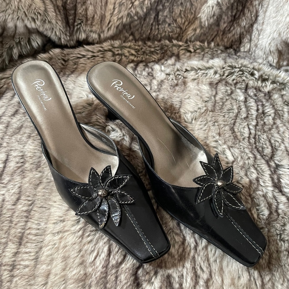 Shoe Black, size 9, leather upper flower on toe